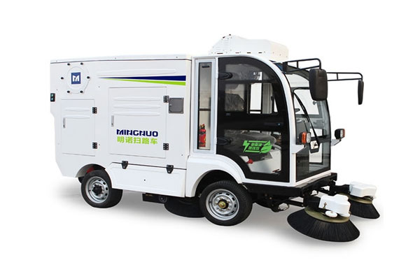 洛浦四轮扫路车MN-S1800配备240L标准垃圾桶